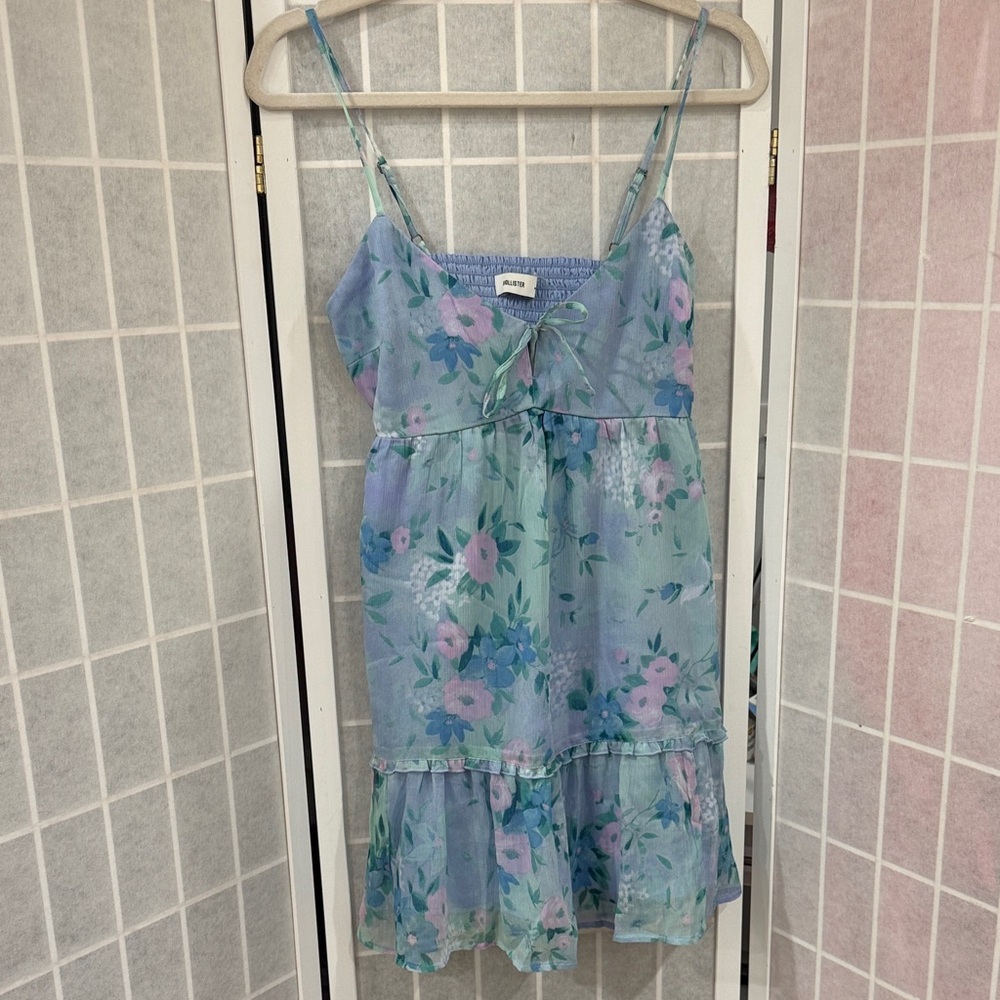 Hollister Girl’s Floral Dress in Blue and Purple Size S